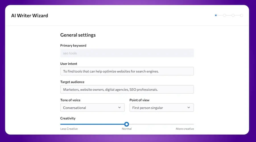 Interfaz del asistente de escritura AI con configuraciones de SEO, audiencia objetivo y tono de voz sobre un fondo púrpura.